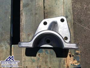Used Ford Engine Mount (Stock #EM00007)) Part Image