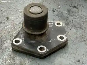 Used 1994 Ford F700 Engine Mount (Stock #9783-14)) Part Image