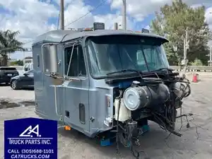 Used 1995 Mack CH613 Cab Image