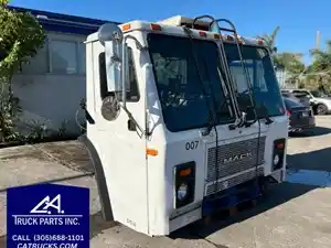 Used 2007 Mack LE613 Cab (Stock #8753)) Part Image