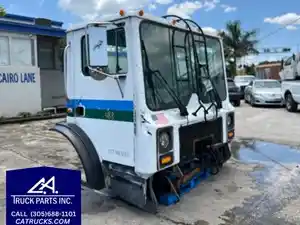 Used 2007 Mack MR690S Cab (Stock #10156-1)) Part Image