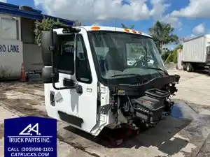 Used 2013 International DuraStar 4300 Cab Image