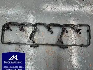 Used Cummins ISX Valve Cover (Stock #6843)) Part Image