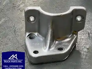 Used Ford Engine Mount (Stock #8830)) Part Image