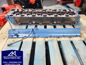 Used International DT466E Head (Stock #5905)) Part Image