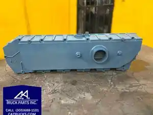Used International DT466E Valve Cover (Stock #8301)) Part Image