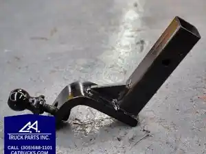 Used Tow Hook (Stock #7658)) Part Image