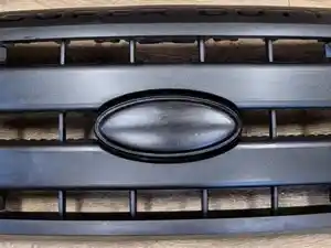 Used 2011 FORD F-250 Grille Image