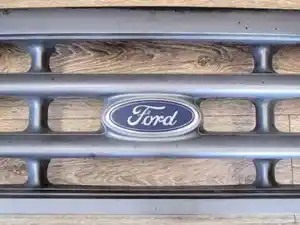 Used 1999 FORD F-450 Grille Image