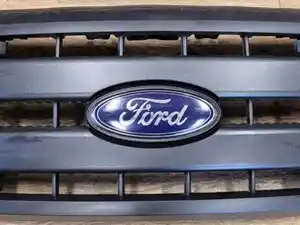 Used 2000 FORD F-450 Grille Image