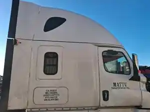 Used 2019 FREIGHTLINER CASCADIA Cab (Stock #4340-20)) Part Image