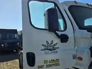 Used 2014 FREIGHTLINER Cascadia 113 Door (Stock #1780-14)) Part Image