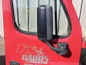 Used 2018 FREIGHTLINER Cascadia 113 Door (Stock #1759-13)) Part Image