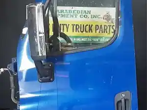 Used 2014 FREIGHTLINER Cascadia 125 Door (Stock #1661-30)) Part Image