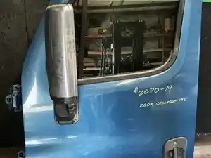 Used 2009 FREIGHTLINER Cascadia 125 Door (Stock #2070-19)) Part Image