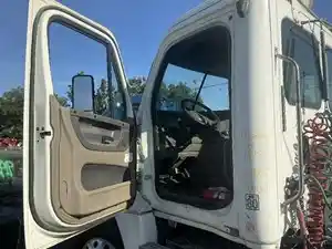 Used 2012 FREIGHTLINER Cascadia 125 Door (Stock #931-25)) Part Image