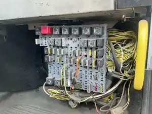 Used 2000 FREIGHTLINER FL70 Fuse Box (Stock #4481-38)) Part Image