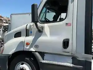 Used 2017 Freightliner Cascadia 113 Cab (Stock #2005-15)) Part Image