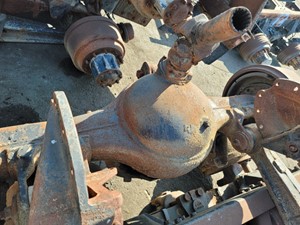 Used Meritor/Rockwell SQHD Axle Housing (Front) for sale