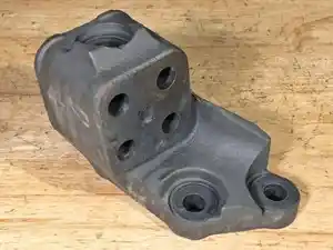 Used Engine Mount Image