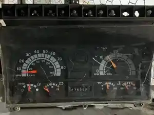 Used 2000 GMC C7500 Instrument Cluster (Stock #4541983)) Part Image