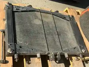 Used 2001 STERLING L8500 Radiator Image