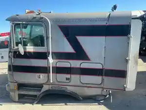 Used 1989 FREIGHTLINER FL Cabover Cab (Stock #4463-13)) Part Image