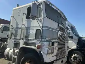 Used 1993 FREIGHTLINER FL Cabover Cab (Stock #4535-31)) Part Image