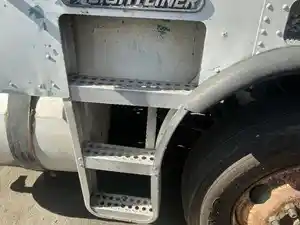 Used 1993 FREIGHTLINER FL Cabover Step (Stock #4535-14)) Part Image