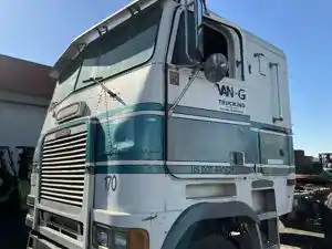 Used 1995 FREIGHTLINER FL Cabover Cab (Stock #4533-39)) Part Image