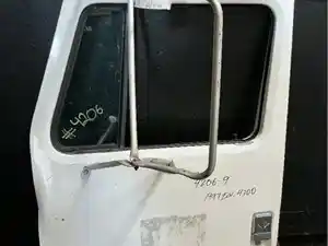 Used 1997 INTERNATIONAL 4700 Door (Stock #4206-9)) Part Image