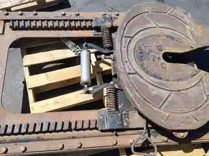 Used 2011 KENWORTH Fifth Wheel (Stock #4514-12)) Part Image
