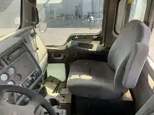 Used 2011 KENWORTH T800 Cab (Stock #4516-32)) Part Image