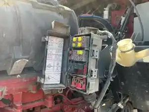 Used 2011 KENWORTH T800 Fuse Box Image