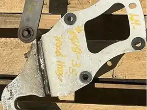 Used 2013 PETERBILT 384 Hood Hinge (Stock #4418-35)) Part Image