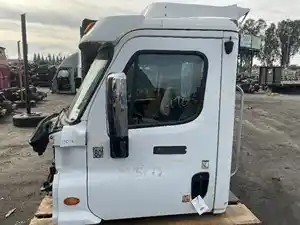 Used 2014 FREIGHTLINER Cascadia 113 Cab (Stock #1970-10)) Part Image
