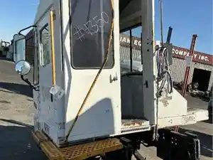 Used 2015 Kalmar Ottawa 4x2 Cab (Stock #4350-11)) Part Image