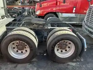 Used 2016 VOLVO Corporate Air Tandem Cutoff (Stock #4362-3)) Part Image