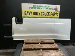 Used 2018 FREIGHTLINER Cascadia 126 Cab Fairing (Stock #2055-8)) Part Image