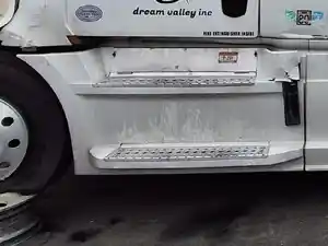 Used 2019 FREIGHTLINER CASCADIA Cab Fairing (Stock #4325-17)) Part Image