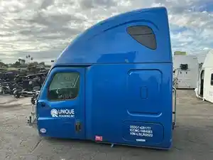 Used 2020 FREIGHTLINER Cascadia 126 Cab (Stock #4339-23)) Part Image