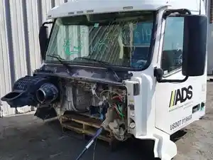 Used 2014 VOLVO VNL Cab (Stock #1641-13)) Part Image