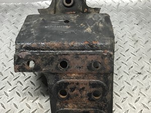 Used 1993 Ford LN8000 Engine Mount (Stock #17-57-9)) Part Image