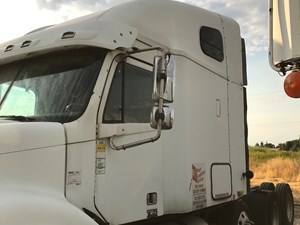 Used 2005 Freightliner COLUMBIA 120 Cab (Stock #P-133)) Part Image