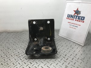 Used Mack Bracket (Stock #P-3135)) Part Image