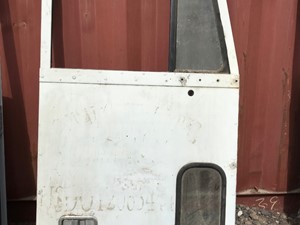 Used Universal Freightliner FLD Door (Stock #P-3995-CM)) Part Image