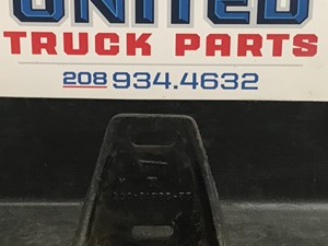 Used Universal Freightliner FLD112 Bracket Image