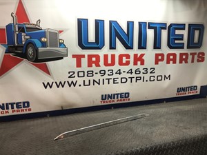 Used Universal Kenworth W900 Grille (Stock #P-5848)) Part Image