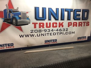 Used Universal Kenworth W900 Grille (Stock #P-5851)) Part Image