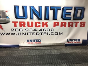 Used Universal Kenworth W900L Grille (Stock #P-4391)) Part Image